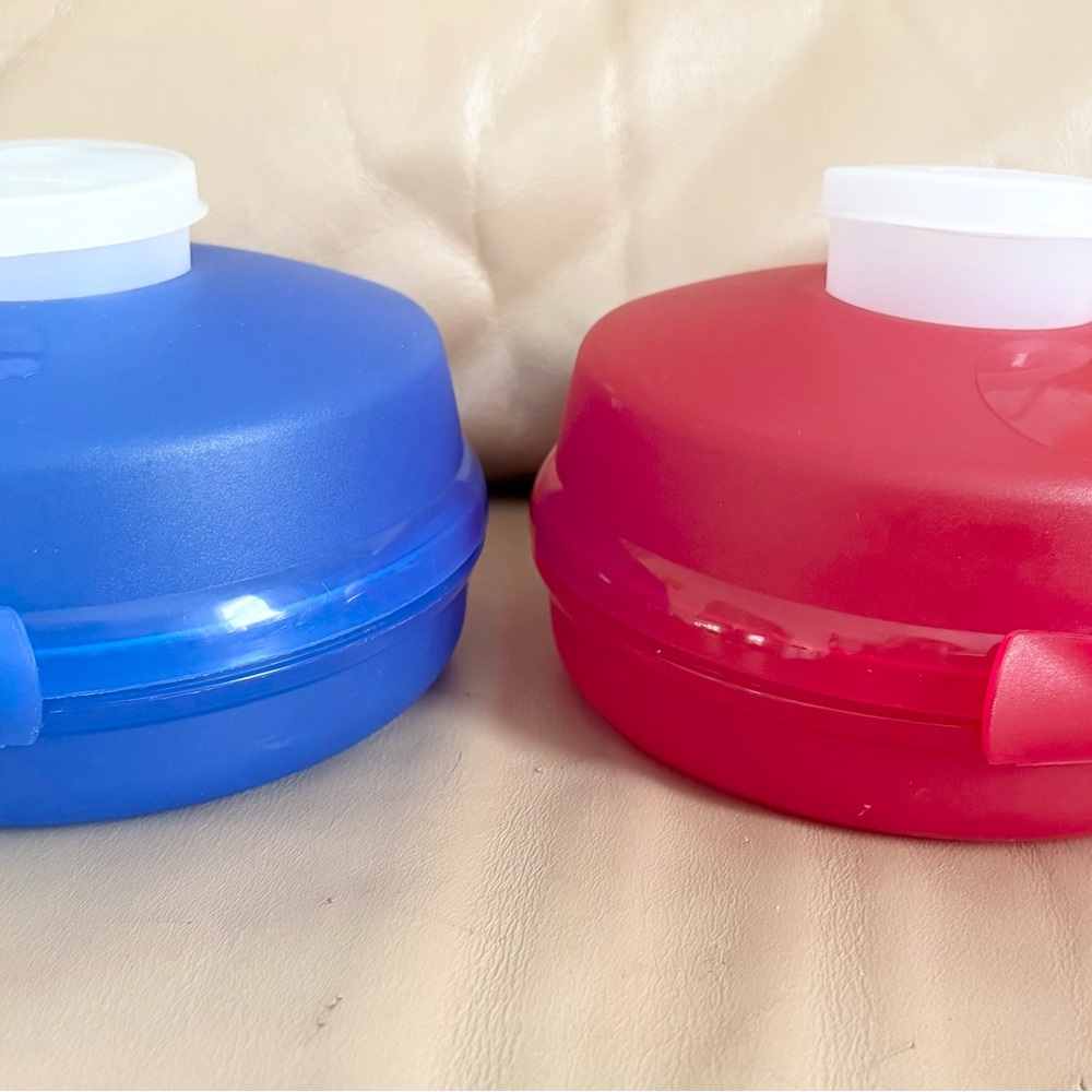 Tupperware Blue and Red Salad Containers